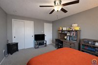 5725 SW 22nd Ter, Topeka, KS 66614