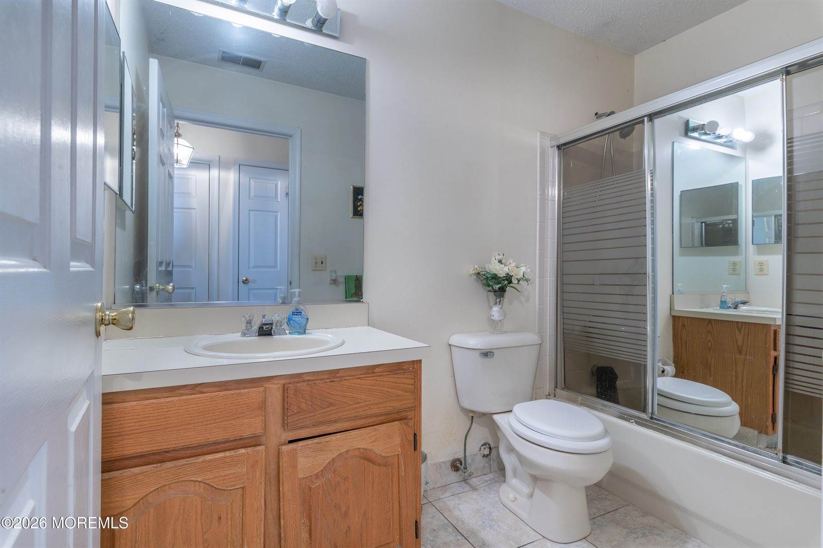 95 Farnworth Close, Freehold, NJ 07728