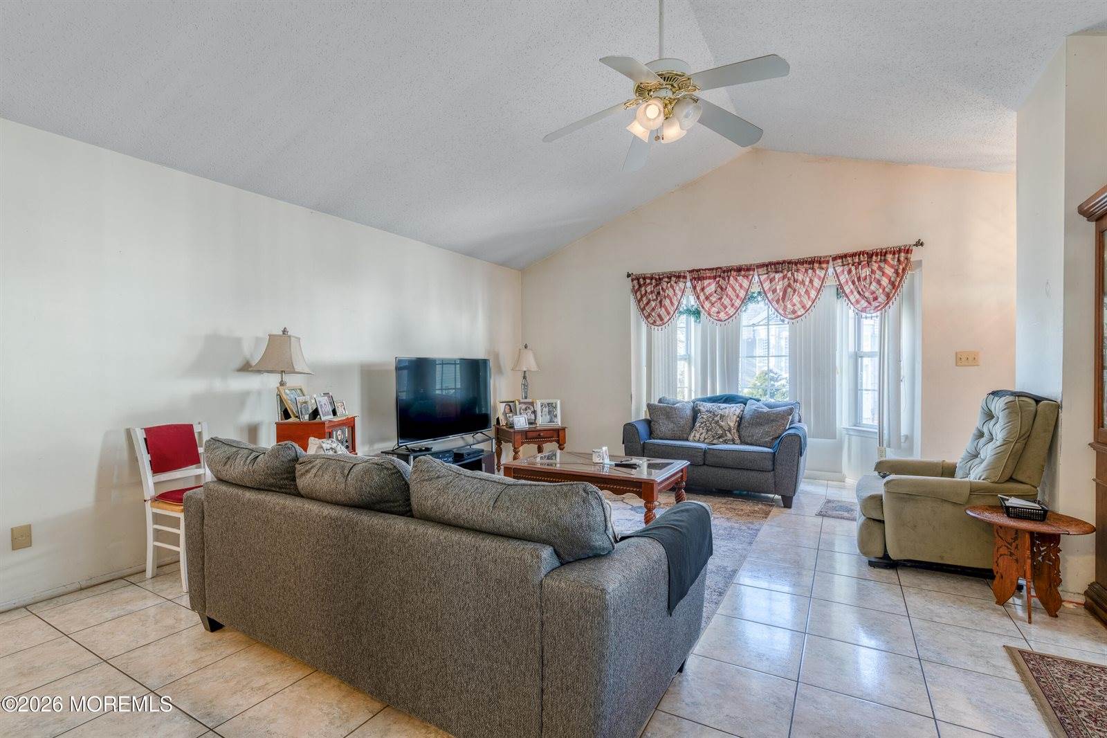 95 Farnworth Close, Freehold, NJ 07728