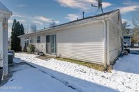 95 Farnworth Close, Freehold, NJ 07728