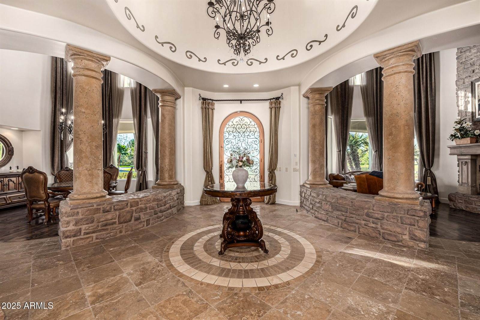 20 East Oakwood Hills Drive, Chandler, AZ 85248