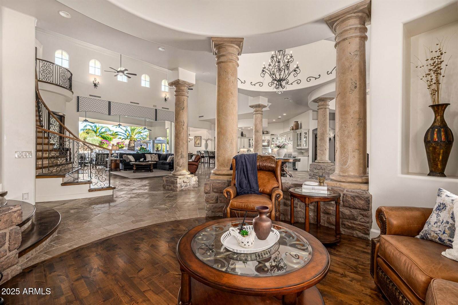 20 East Oakwood Hills Drive, Chandler, AZ 85248