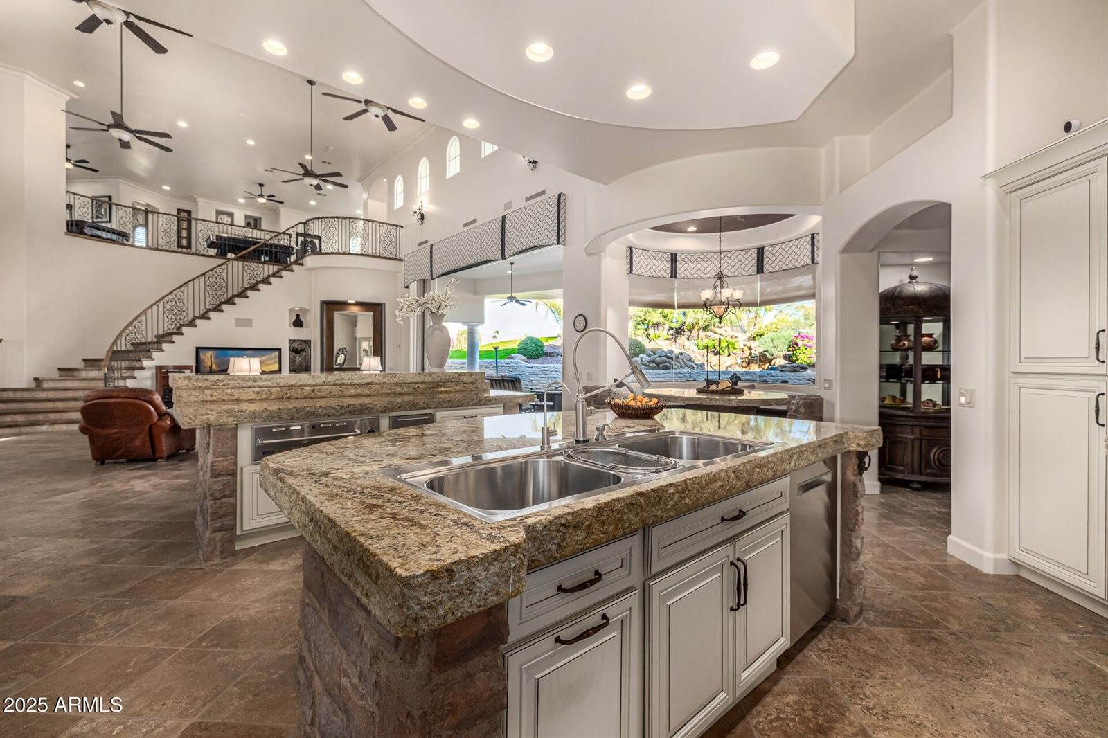 20 East Oakwood Hills Drive, Chandler, AZ 85248