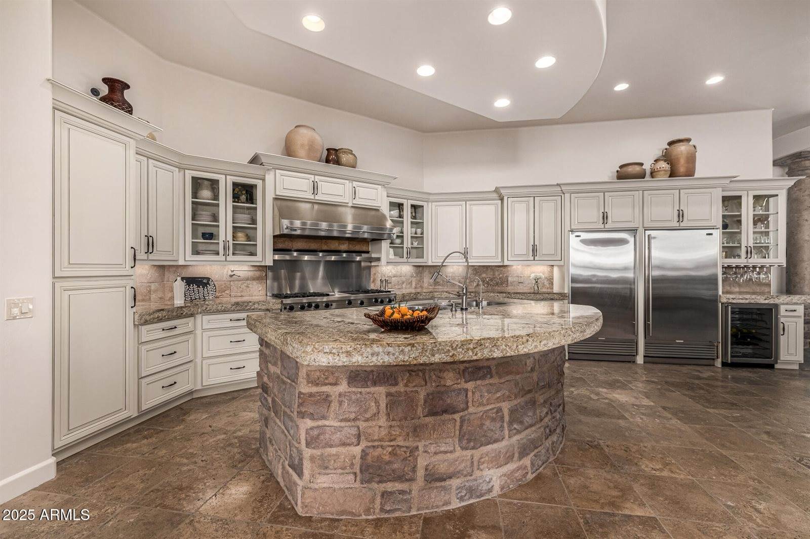 20 East Oakwood Hills Drive, Chandler, AZ 85248