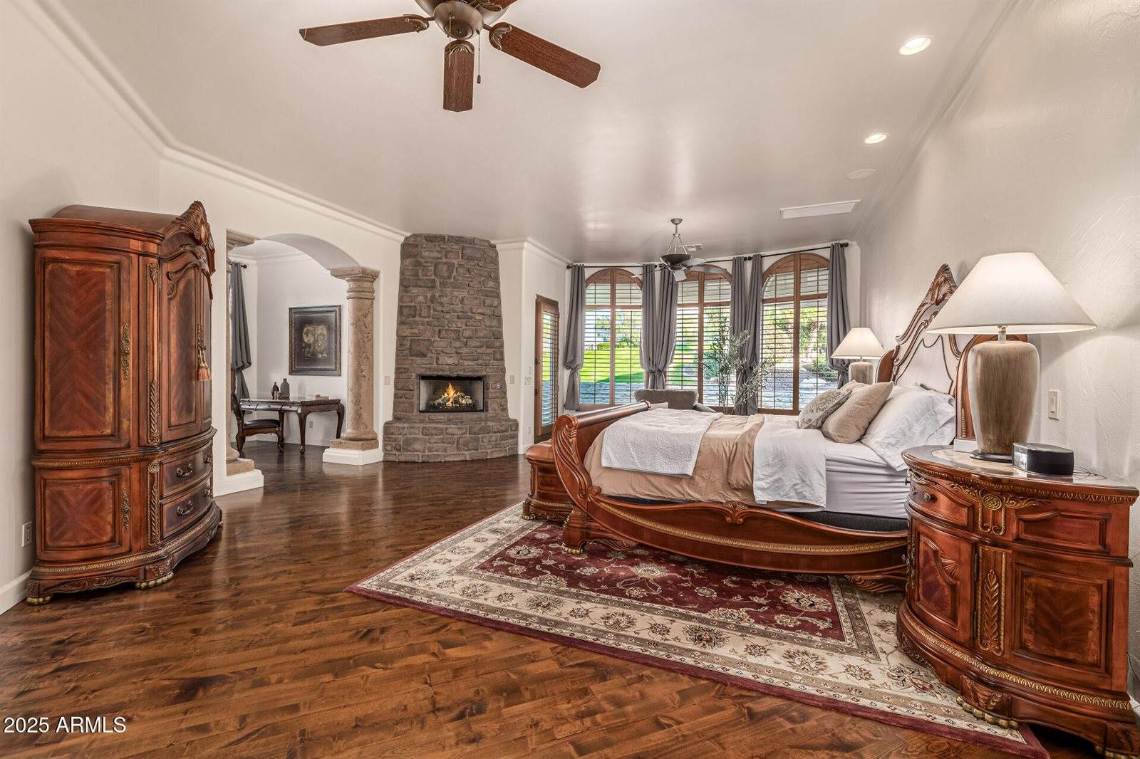 20 East Oakwood Hills Drive, Chandler, AZ 85248