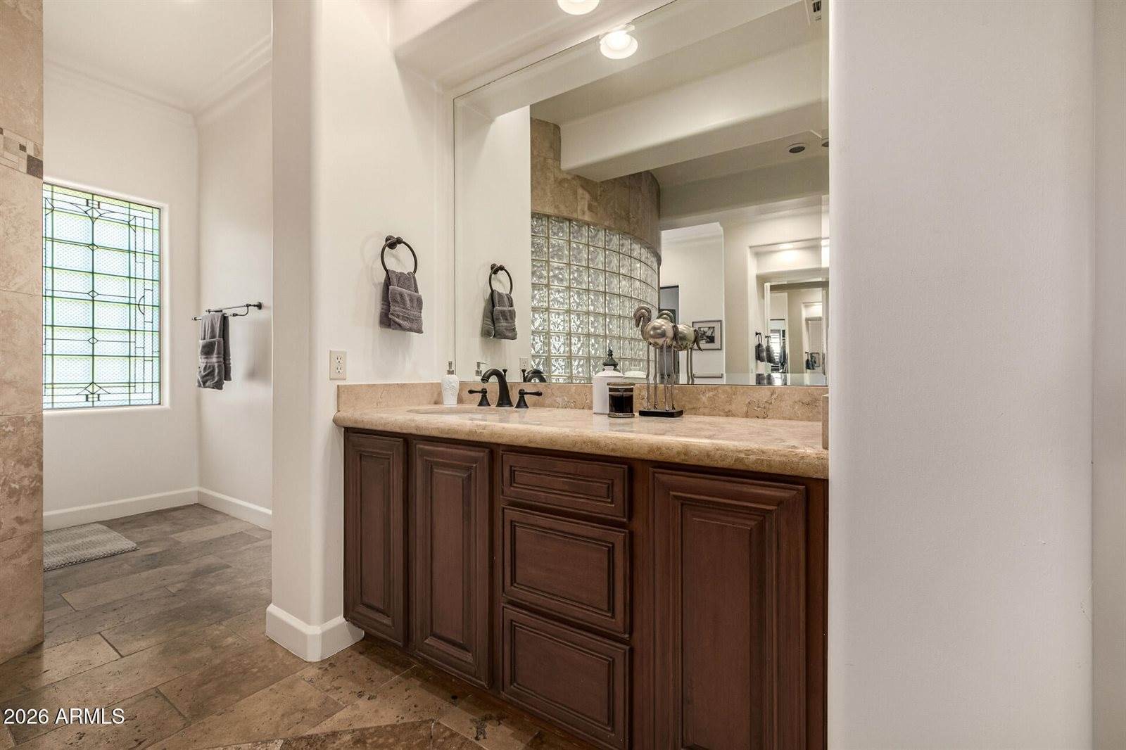 20 East Oakwood Hills Drive, Chandler, AZ 85248