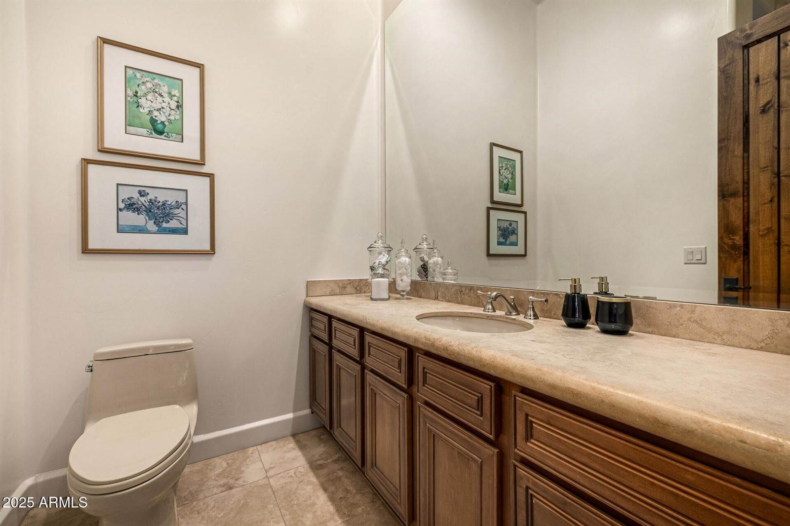 20 East Oakwood Hills Drive, Chandler, AZ 85248