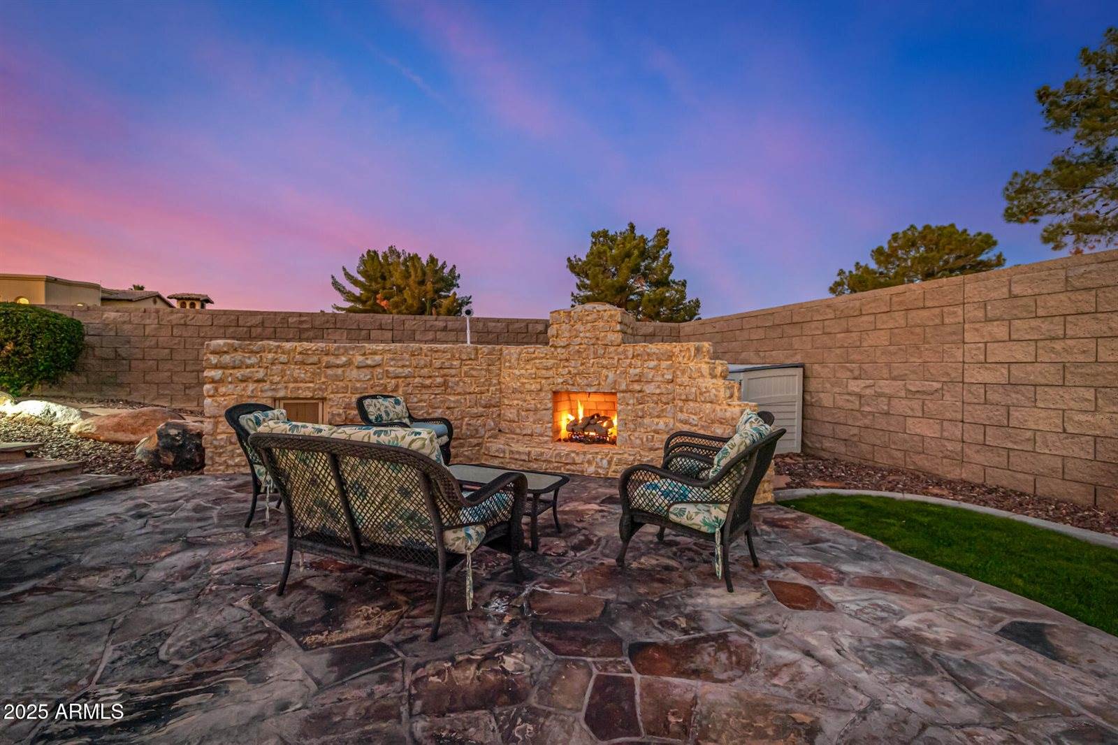 20 East Oakwood Hills Drive, Chandler, AZ 85248