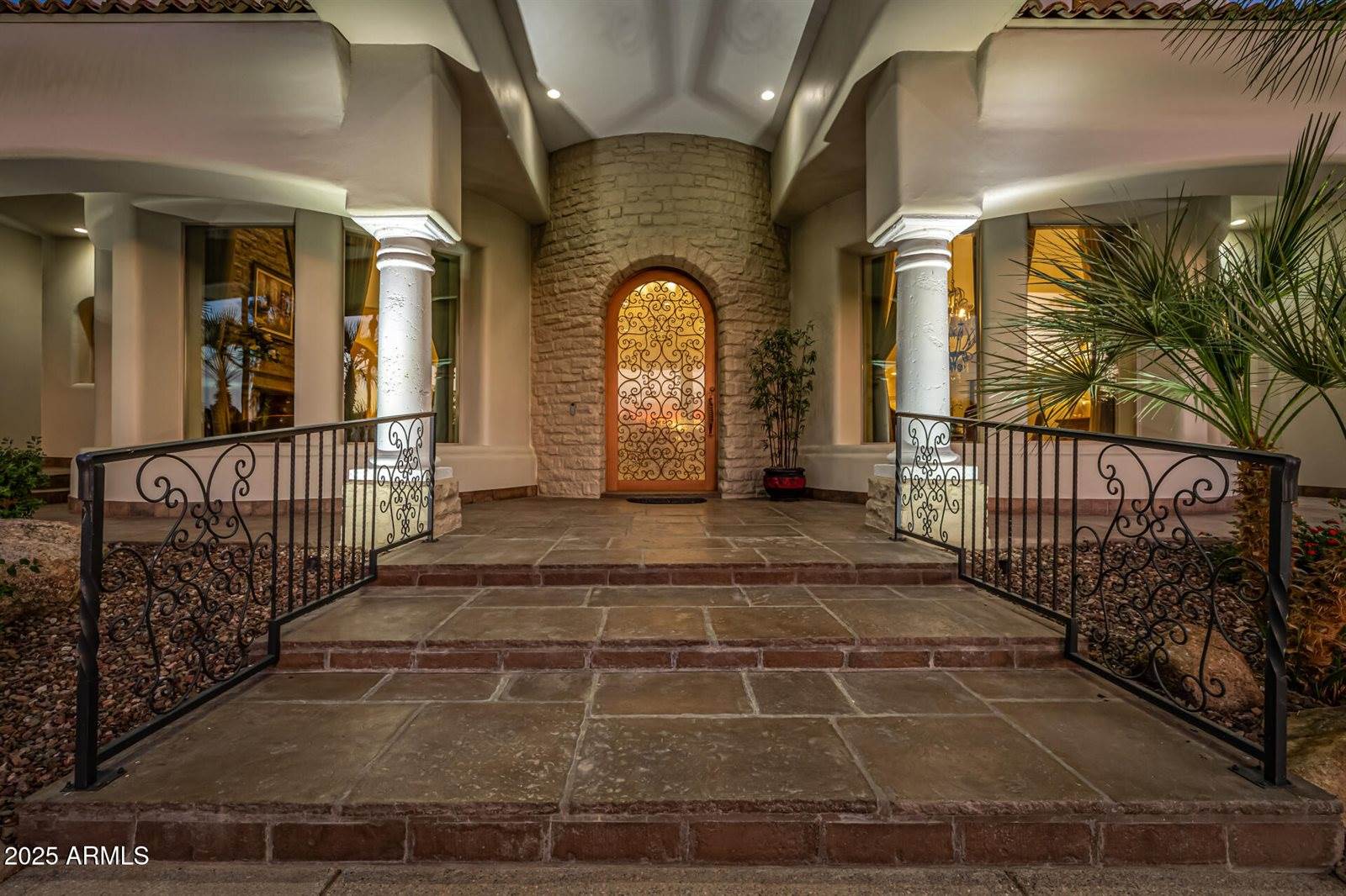 20 East Oakwood Hills Drive, Chandler, AZ 85248