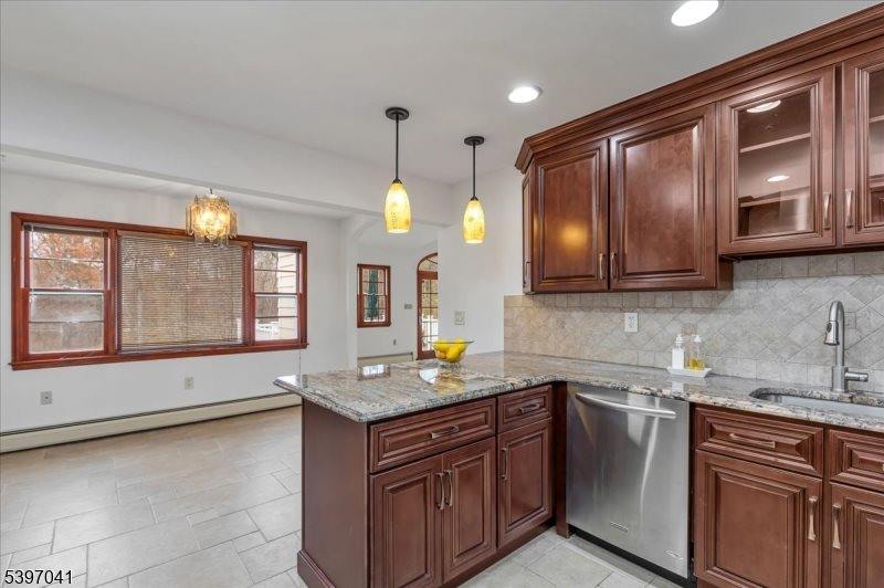 44 Madison St, Long Hill Township, NJ 07933