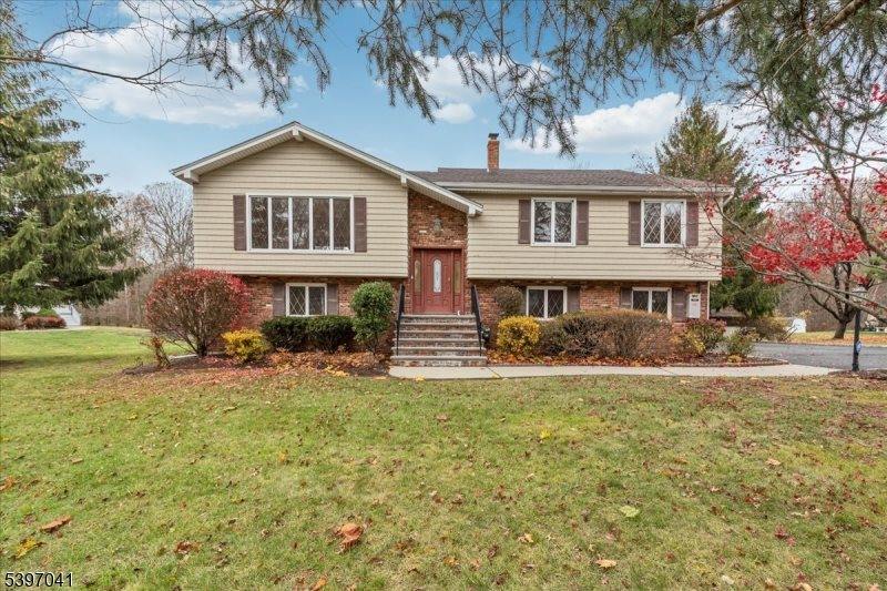 44 Madison St, Long Hill Township, NJ 07933