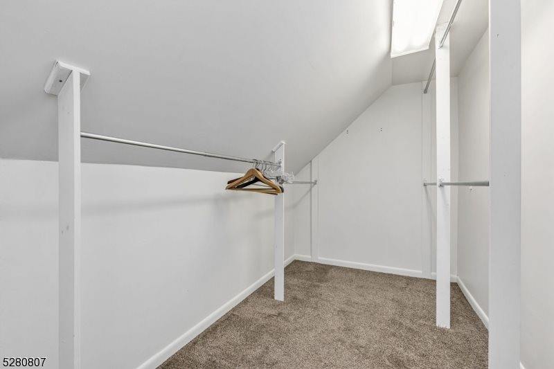 153 Stirling Rd, Watchung Boro, NJ 07069