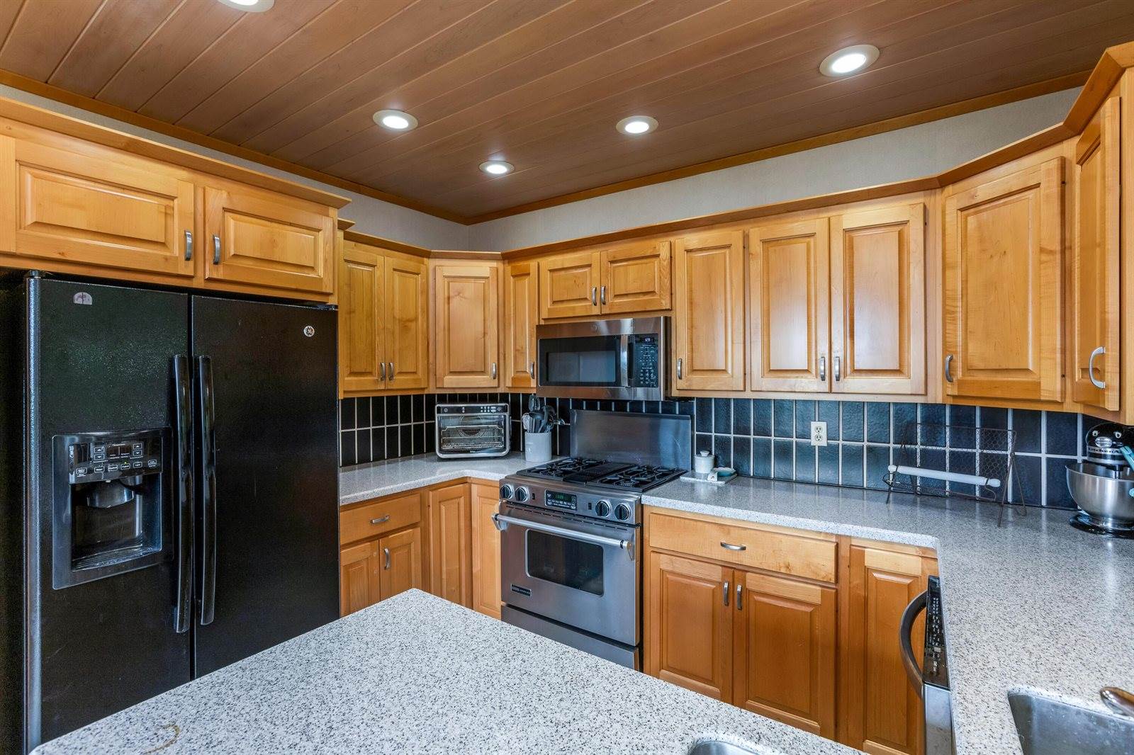 10084 Cadiz State Route 21 Road, Cambridge, OH 43725