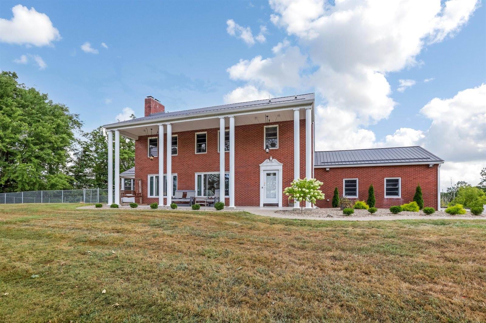 10084 Cadiz State Route 21 Road, Cambridge, OH 43725