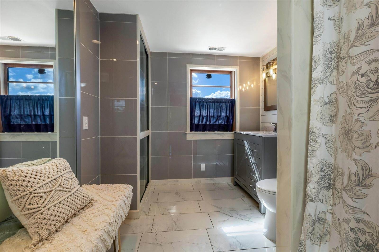 10084 Cadiz State Route 21 Road, Cambridge, OH 43725