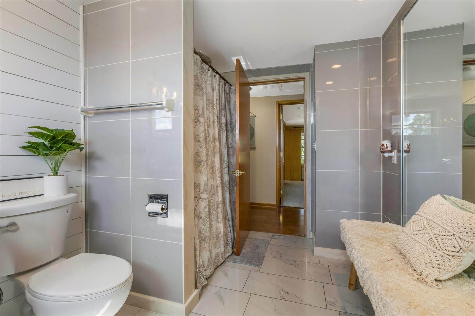 10084 Cadiz State Route 21 Road, Cambridge, OH 43725