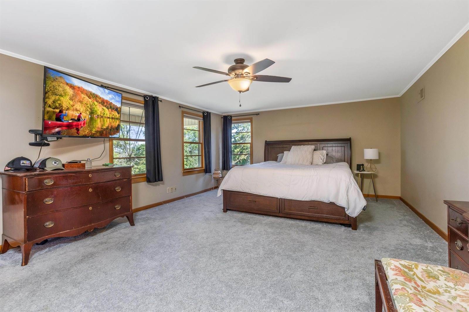 10084 Cadiz State Route 21 Road, Cambridge, OH 43725