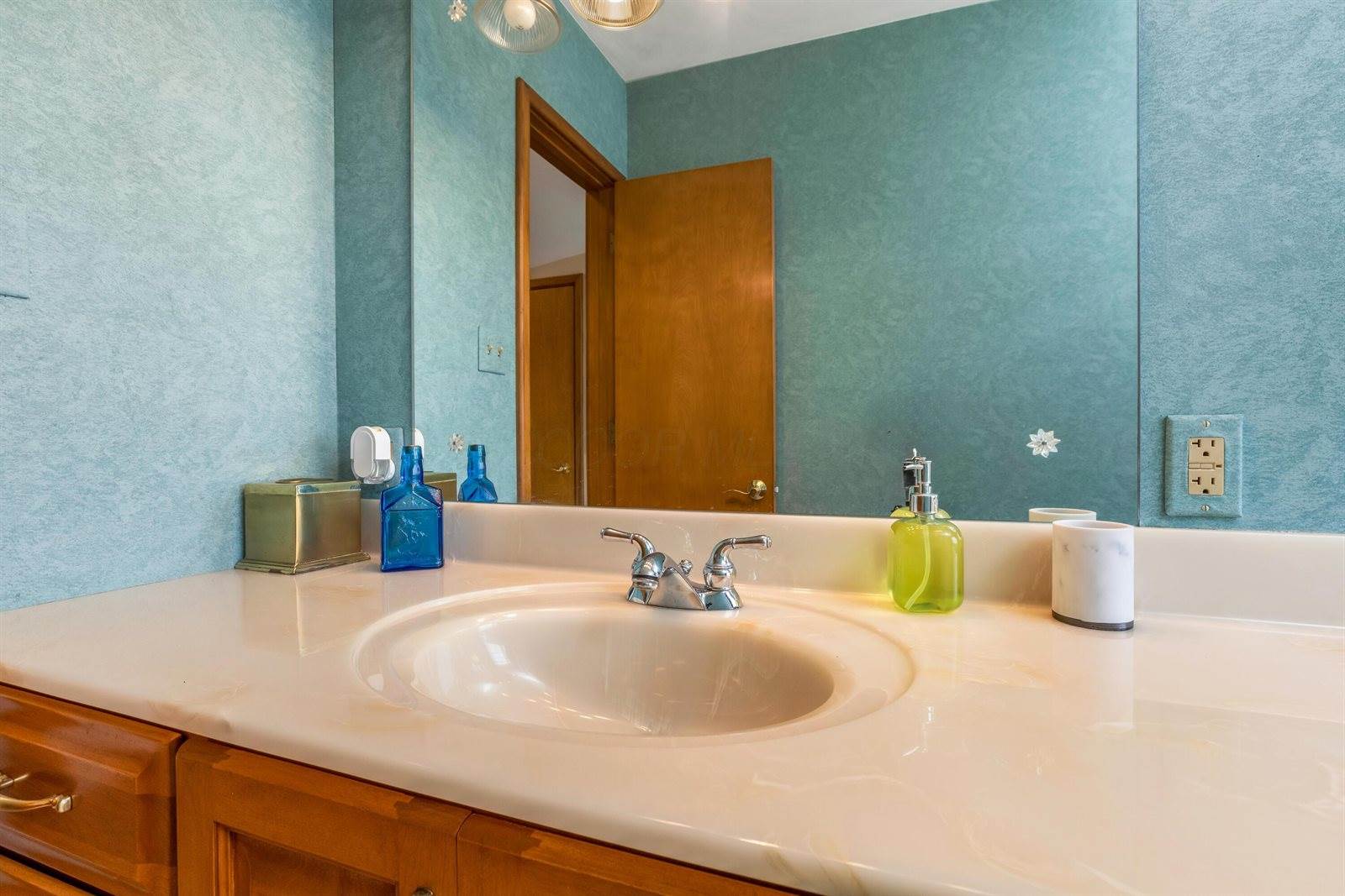 10084 Cadiz State Route 21 Road, Cambridge, OH 43725