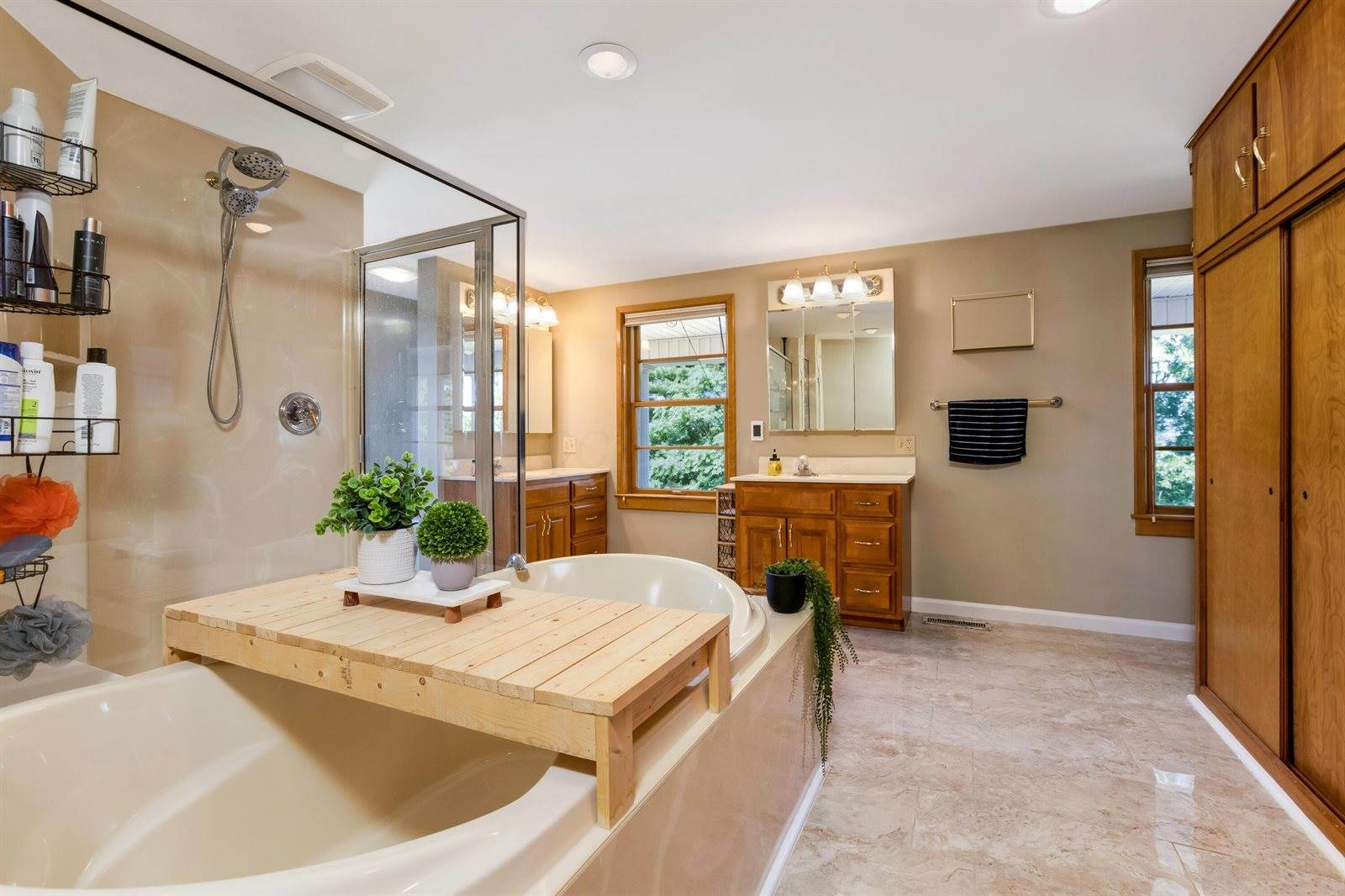 10084 Cadiz State Route 21 Road, Cambridge, OH 43725