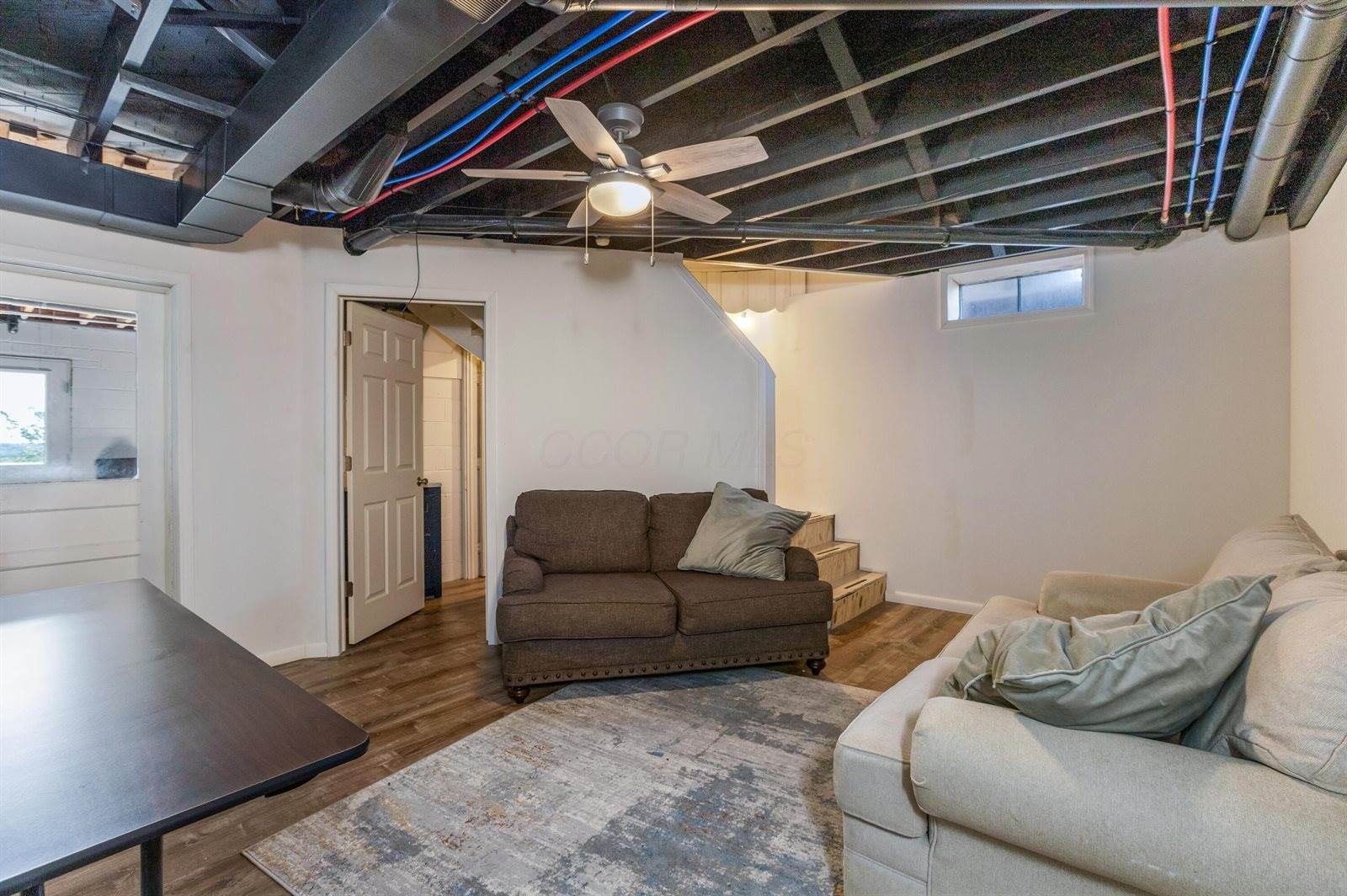 10084 Cadiz State Route 21 Road, Cambridge, OH 43725