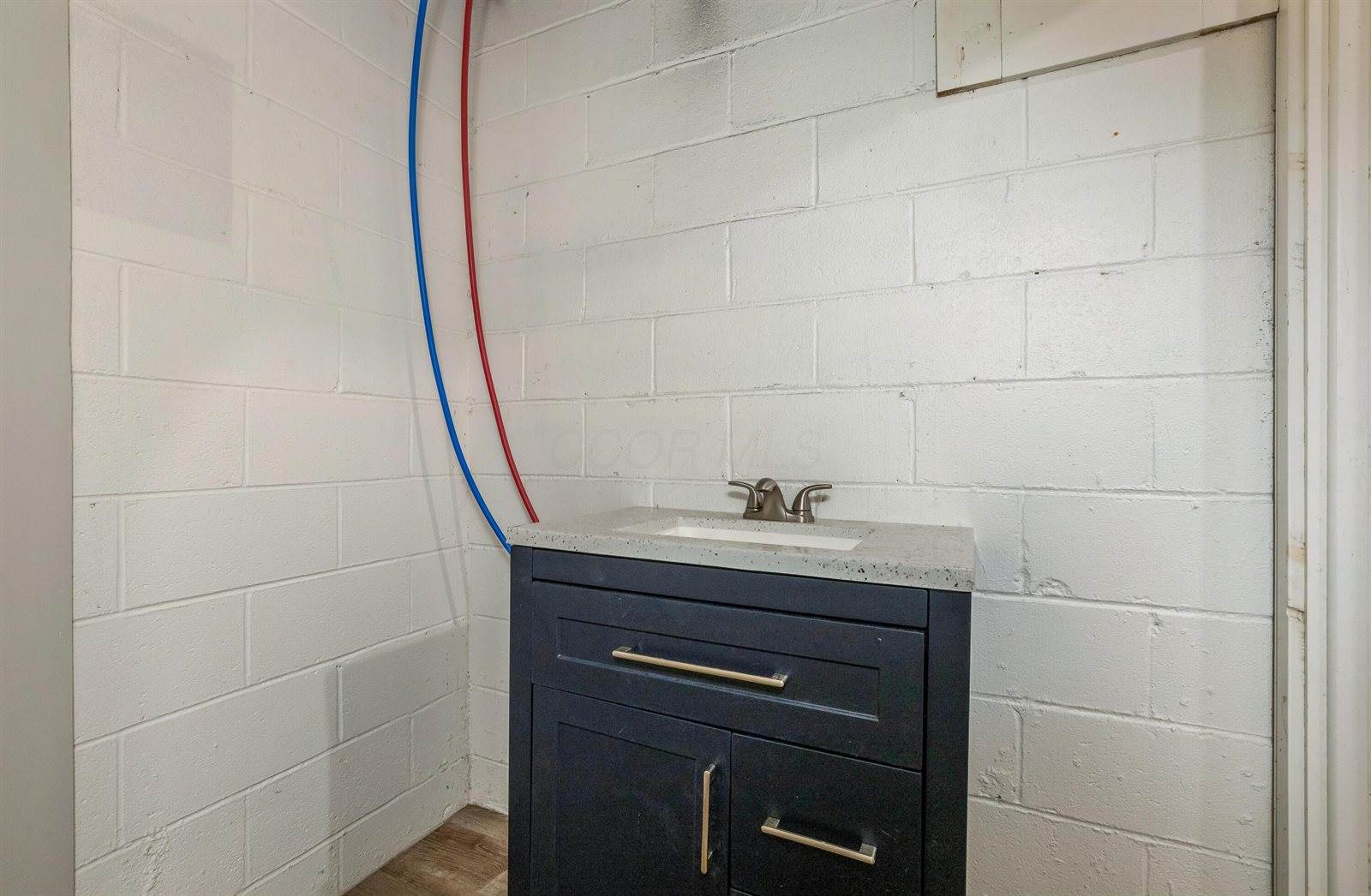 10084 Cadiz State Route 21 Road, Cambridge, OH 43725