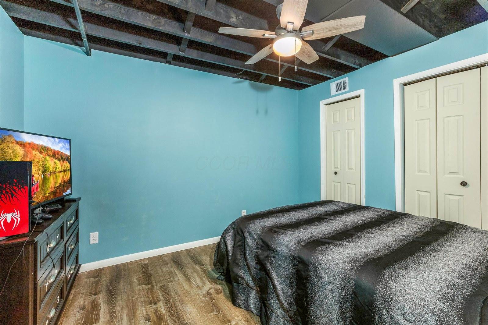 10084 Cadiz State Route 21 Road, Cambridge, OH 43725