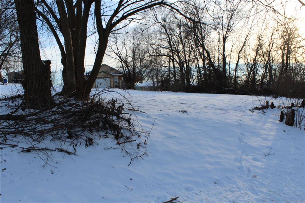 208 Springdale Avenue, Bonner Springs, KS 66012