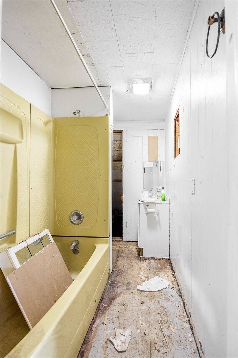 32 Center Street, Kenduskeag, ME 04450