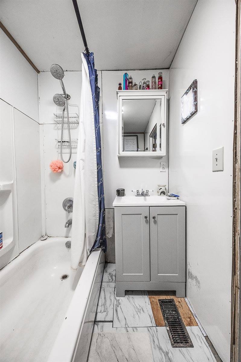 32 Center Street, Kenduskeag, ME 04450