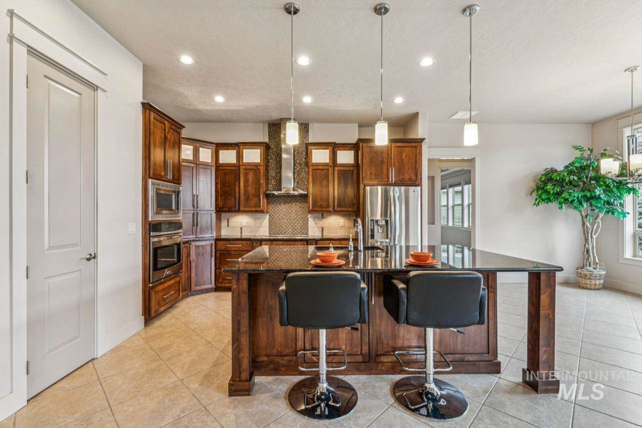 2254 East Trail Blazer Dr, Meridian, ID 83646