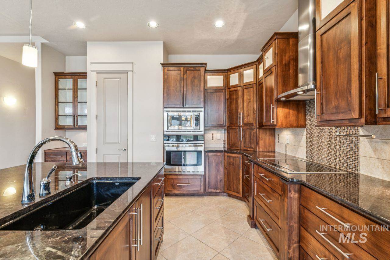 2254 East Trail Blazer Dr, Meridian, ID 83646