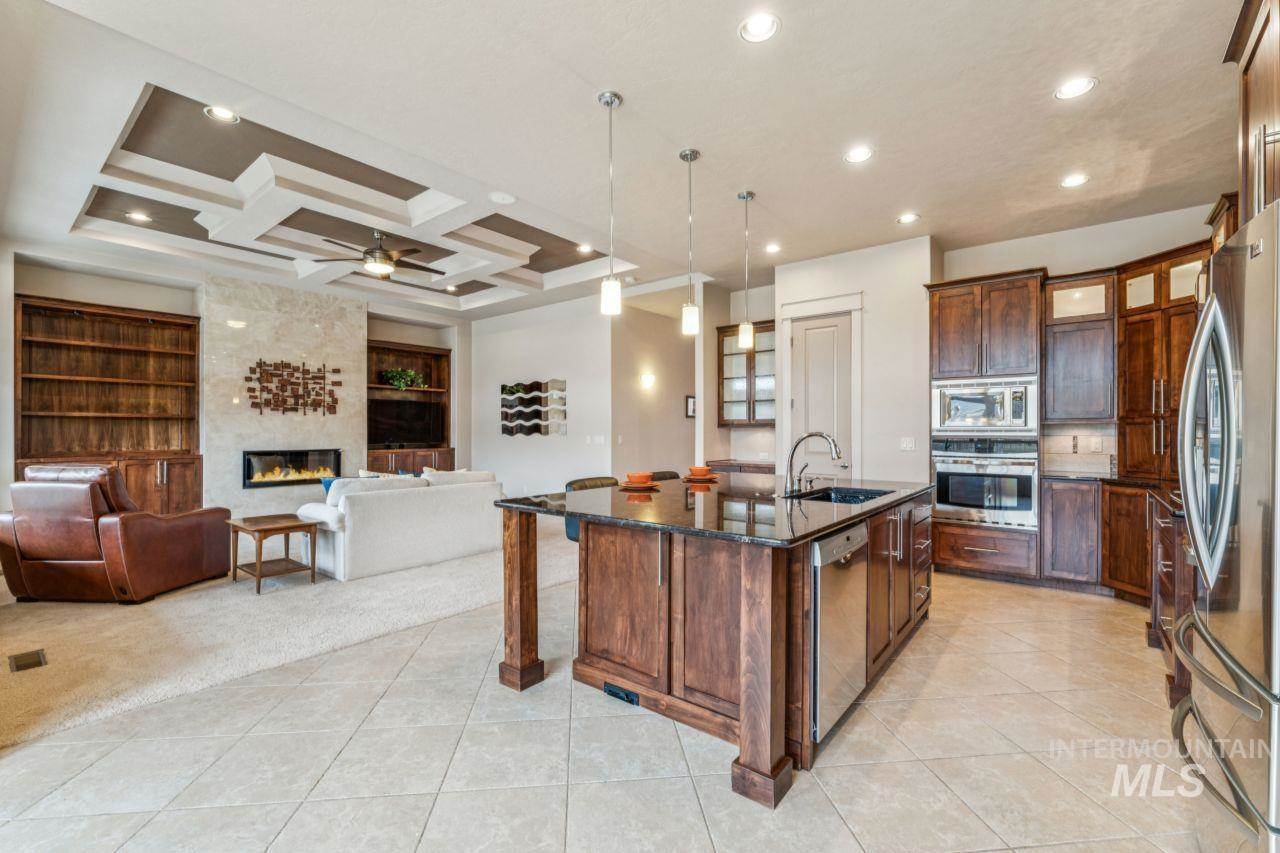 2254 East Trail Blazer Dr, Meridian, ID 83646