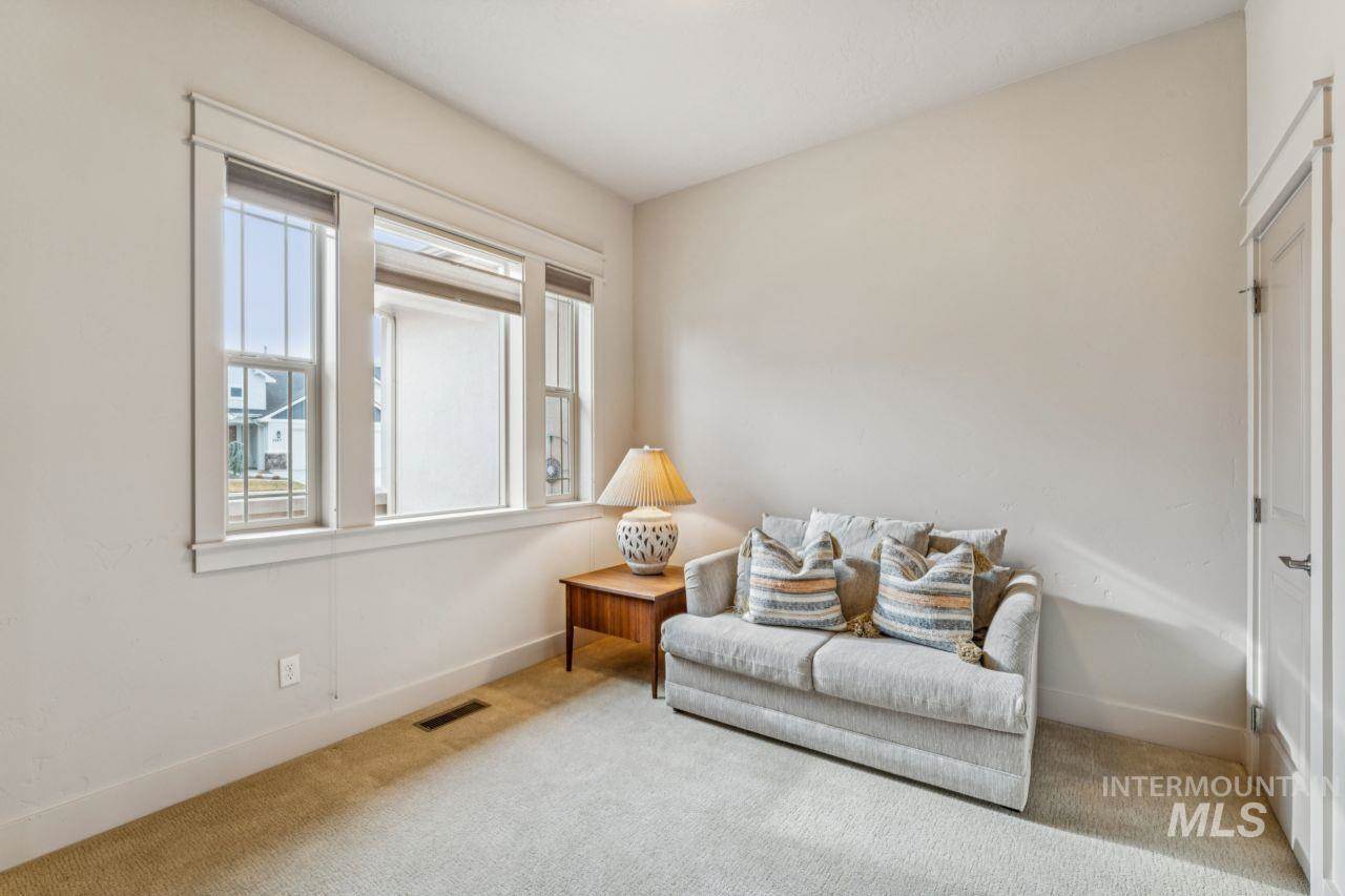 2254 East Trail Blazer Dr, Meridian, ID 83646