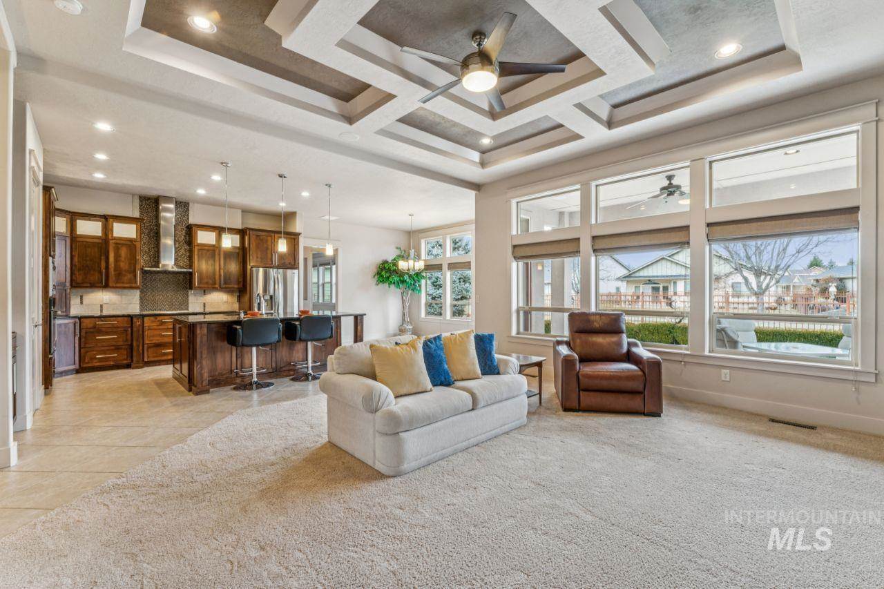 2254 East Trail Blazer Dr, Meridian, ID 83646