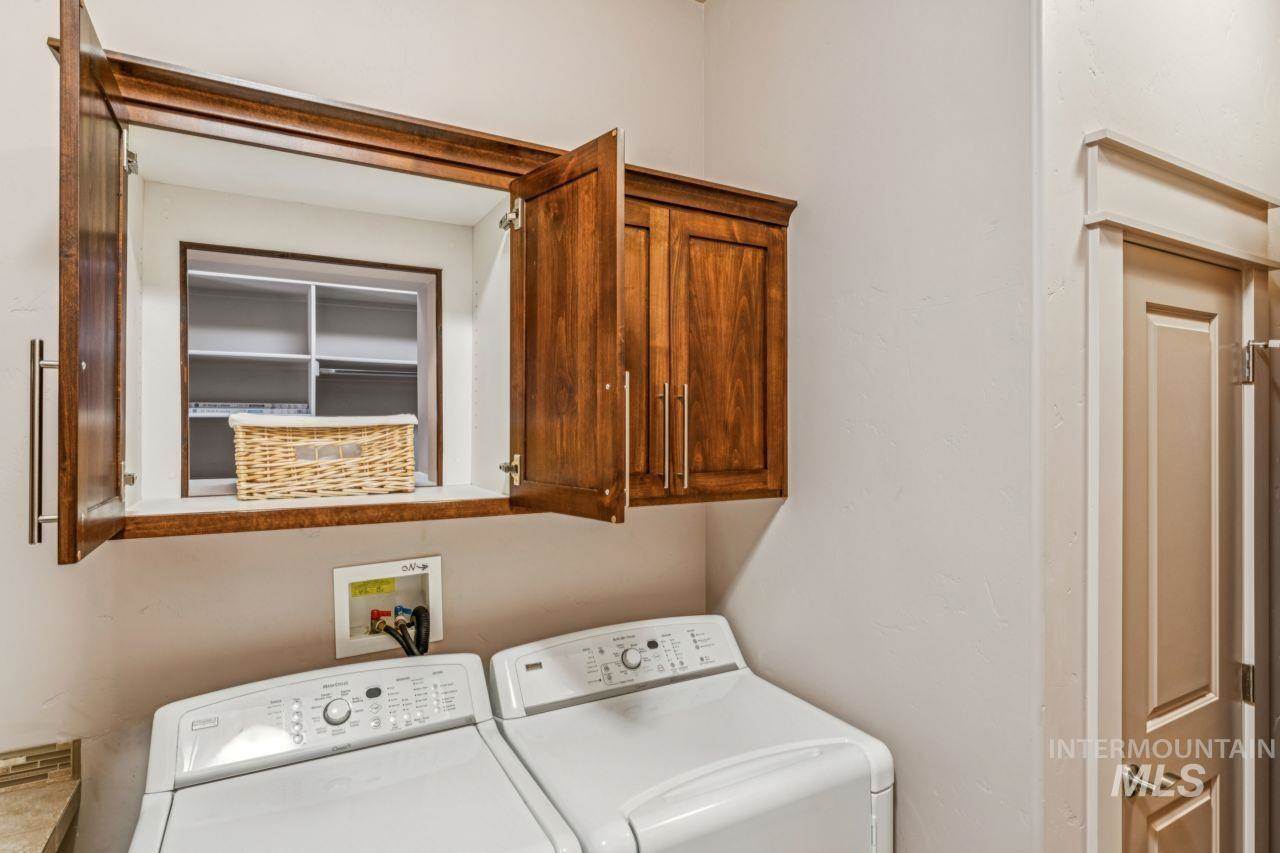 2254 East Trail Blazer Dr, Meridian, ID 83646