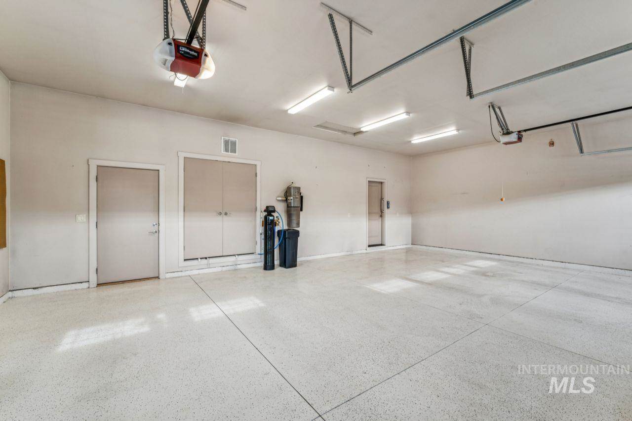 2254 East Trail Blazer Dr, Meridian, ID 83646