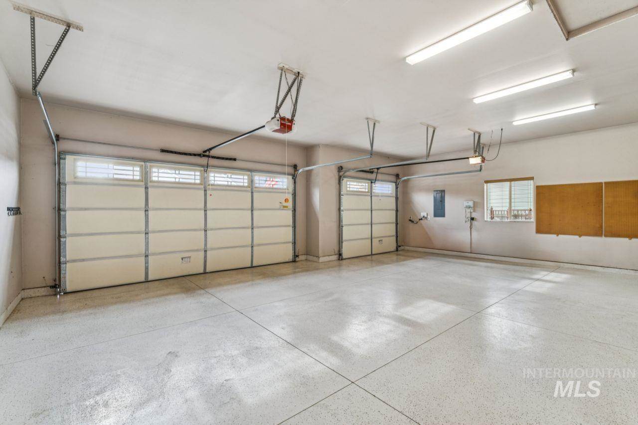 2254 East Trail Blazer Dr, Meridian, ID 83646