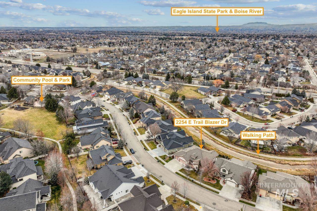 2254 East Trail Blazer Dr, Meridian, ID 83646