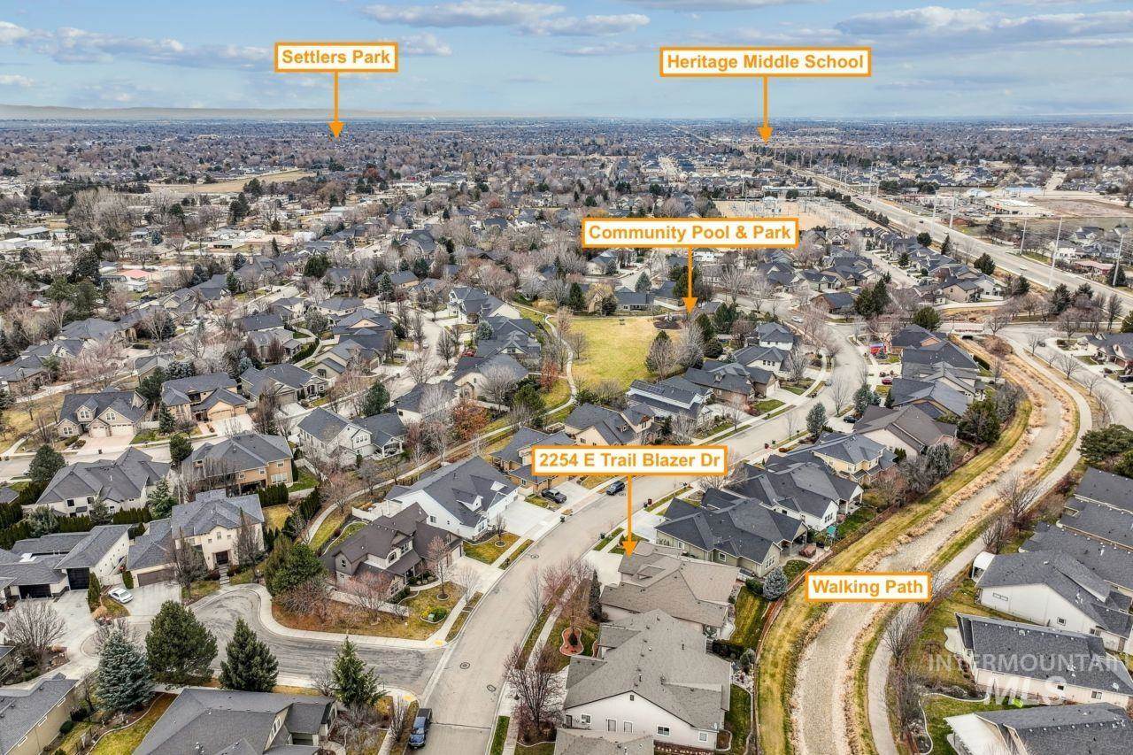 2254 East Trail Blazer Dr, Meridian, ID 83646