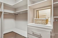 2254 East Trail Blazer Dr, Meridian, ID 83646