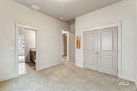 2254 East Trail Blazer Dr, Meridian, ID 83646