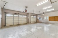 2254 East Trail Blazer Dr, Meridian, ID 83646