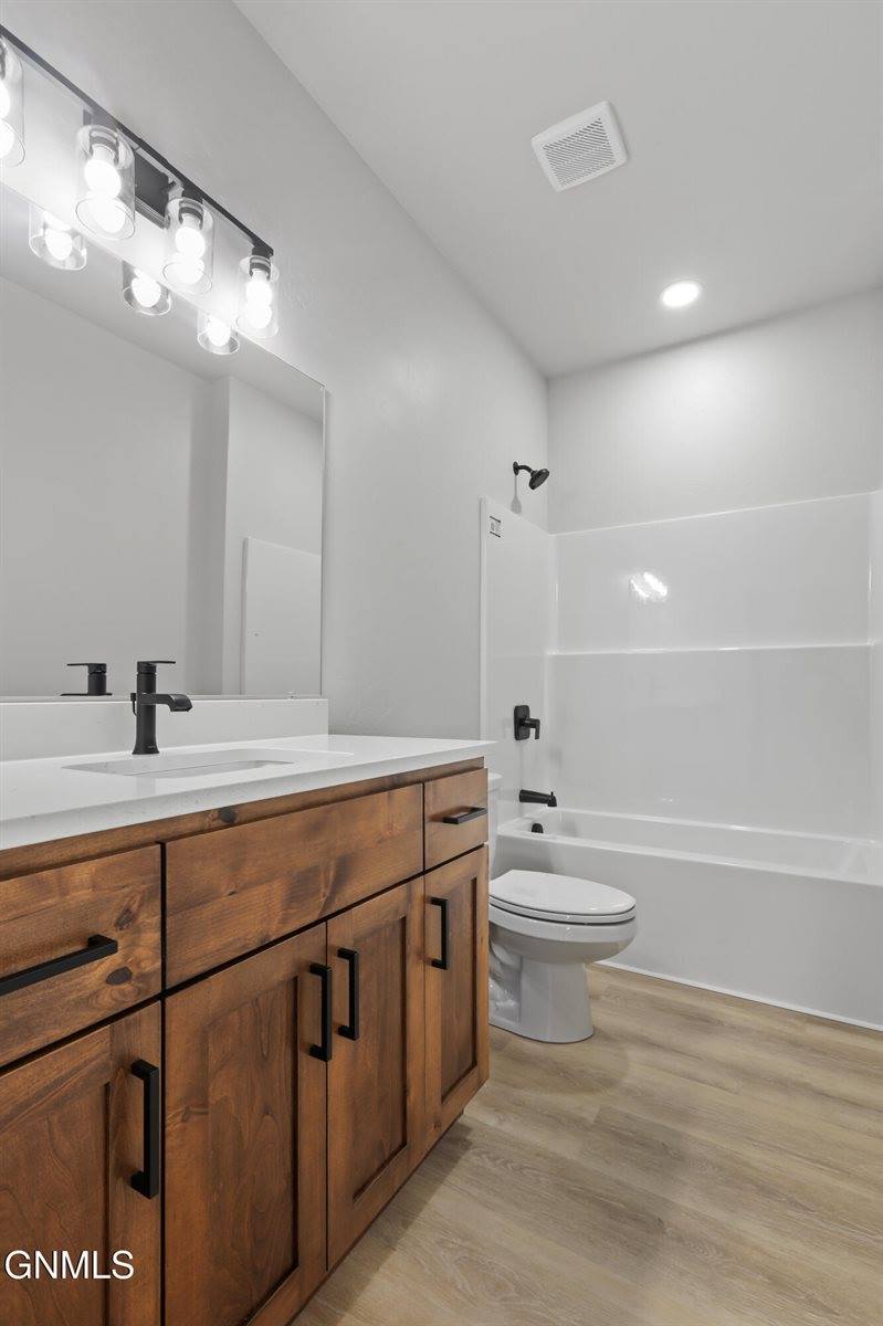 3414 34th Street West, Williston, ND 58801