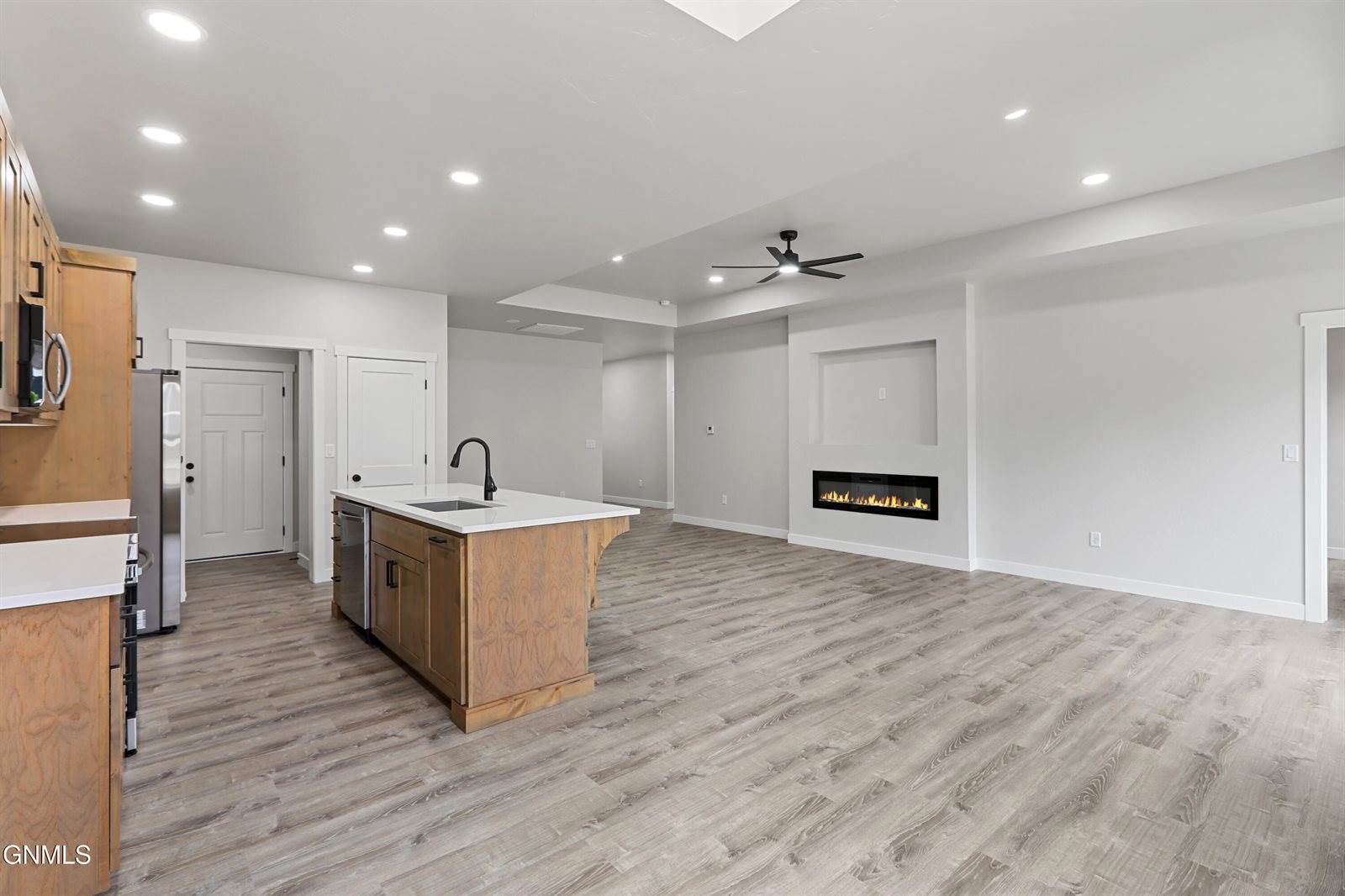 3418 34th Street West, Williston, ND 58801