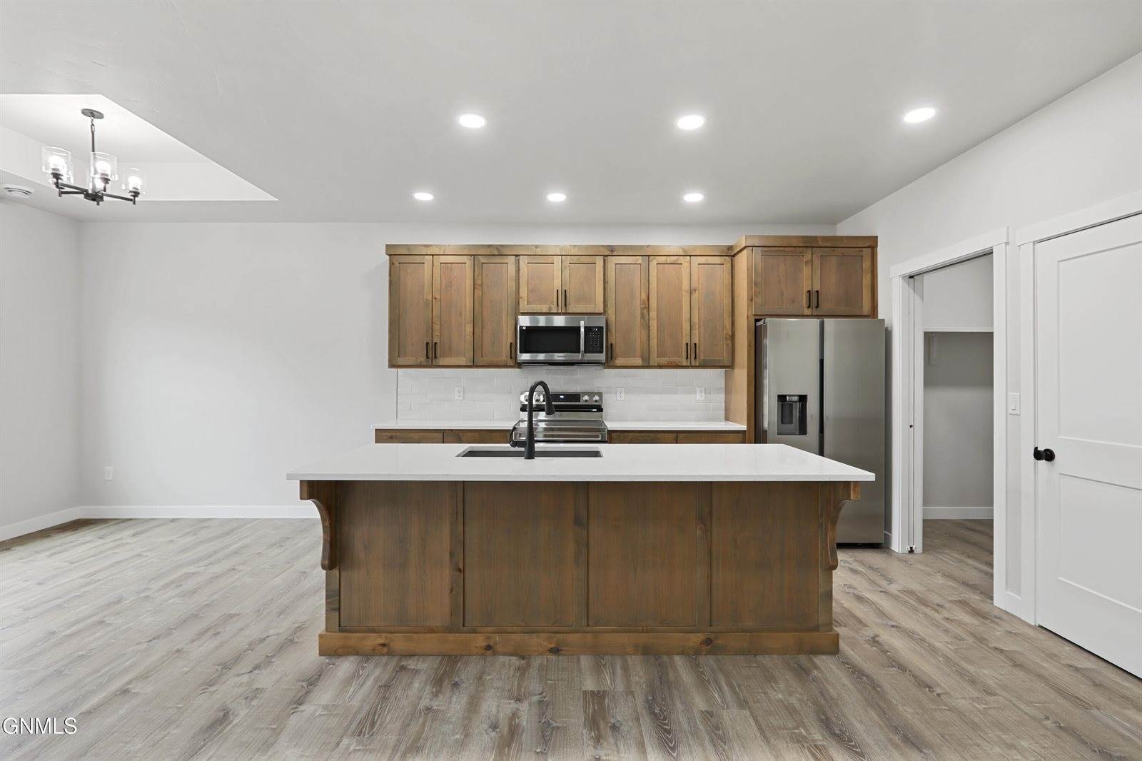 3418 34th Street West, Williston, ND 58801