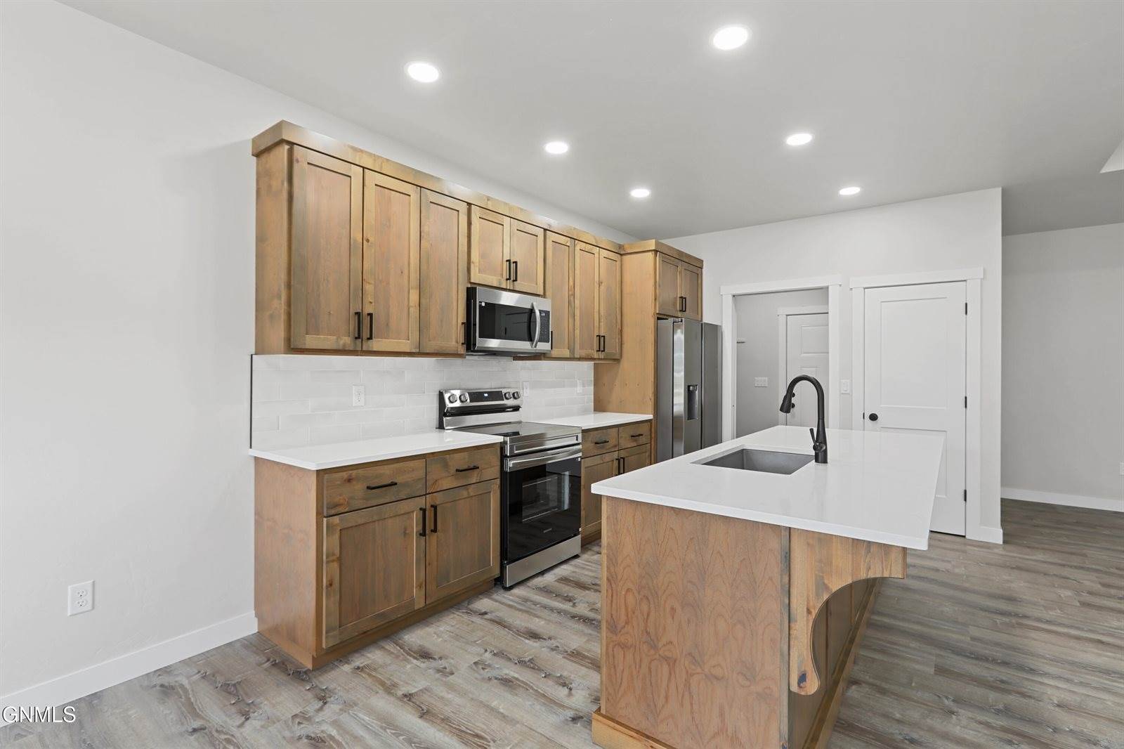 3418 34th Street West, Williston, ND 58801