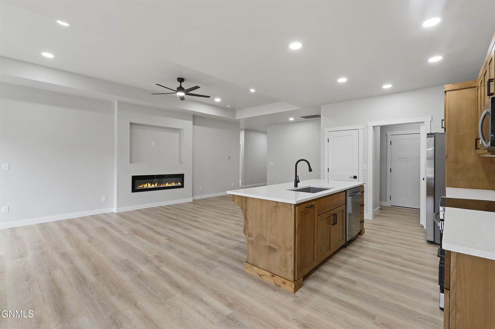 3422 34th Street West, Williston, ND 58801