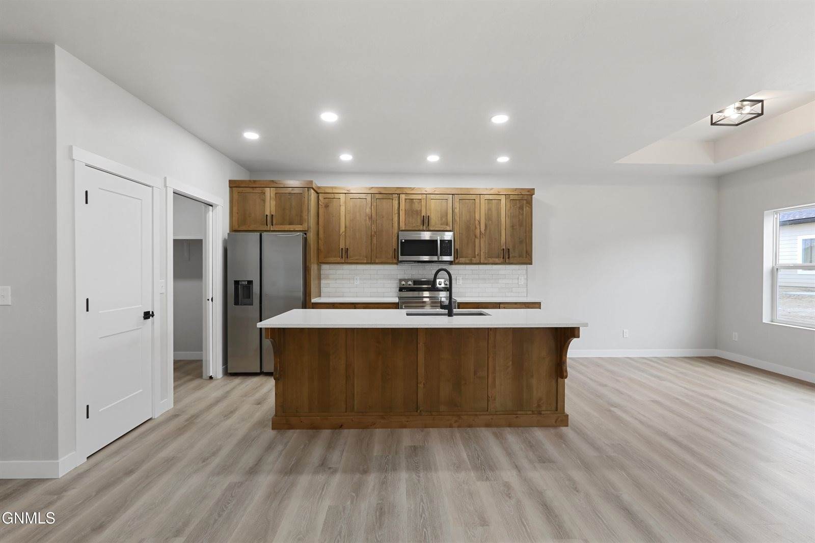 3422 34th Street West, Williston, ND 58801