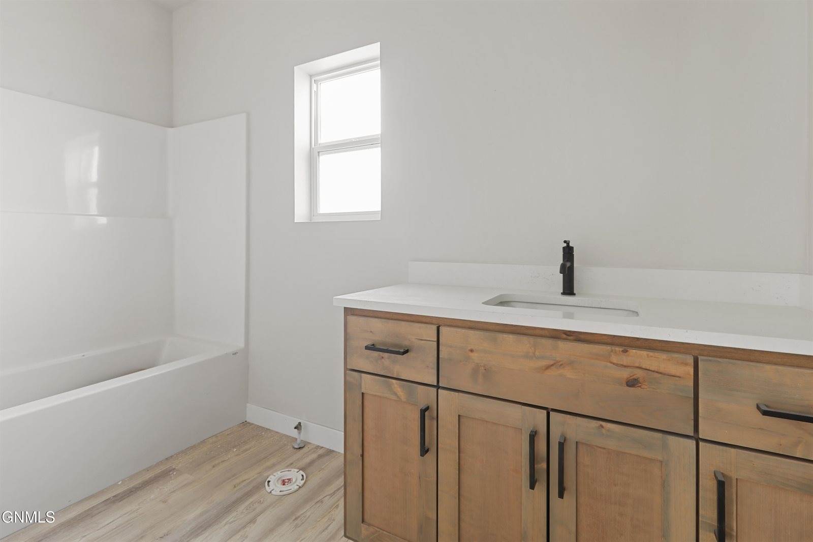 3425 35th Street West, Williston, ND 58801