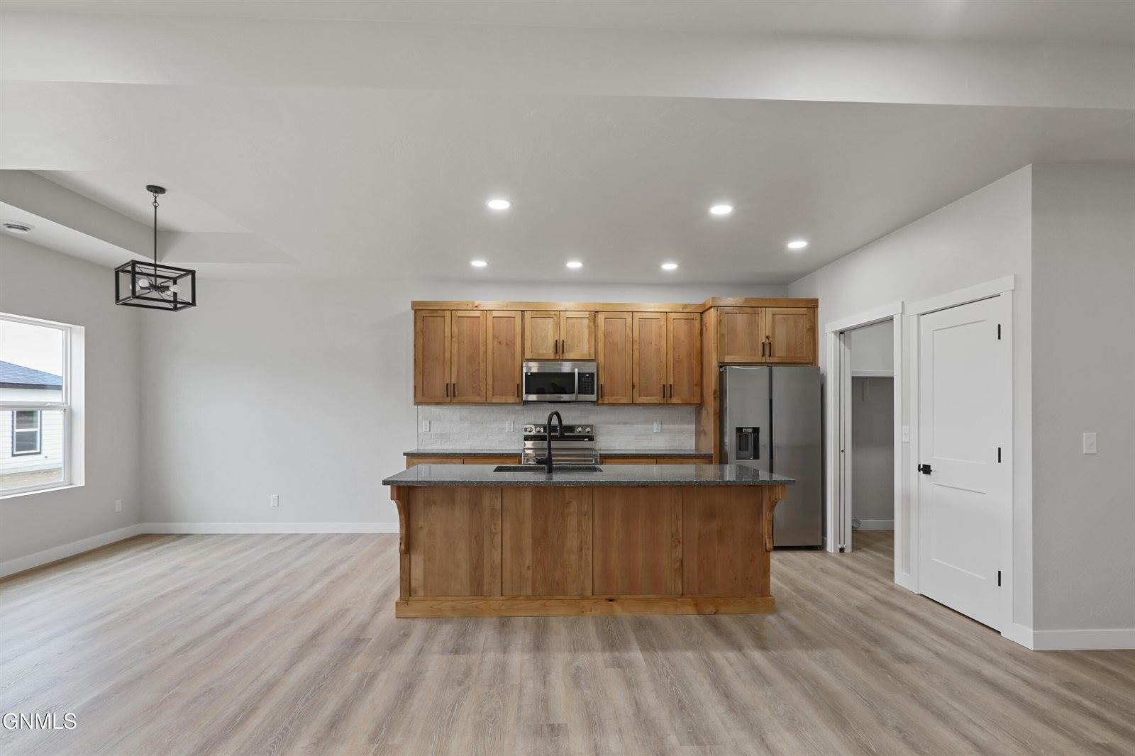 3421 35th Street West, Williston, ND 58801